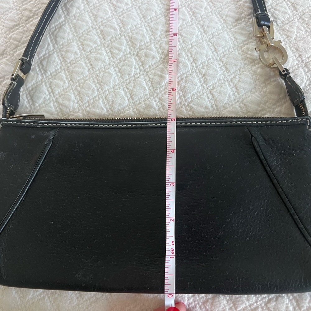 Salvatore Ferragamo Black Leather Shoulder Bag - Picture 5 of 5